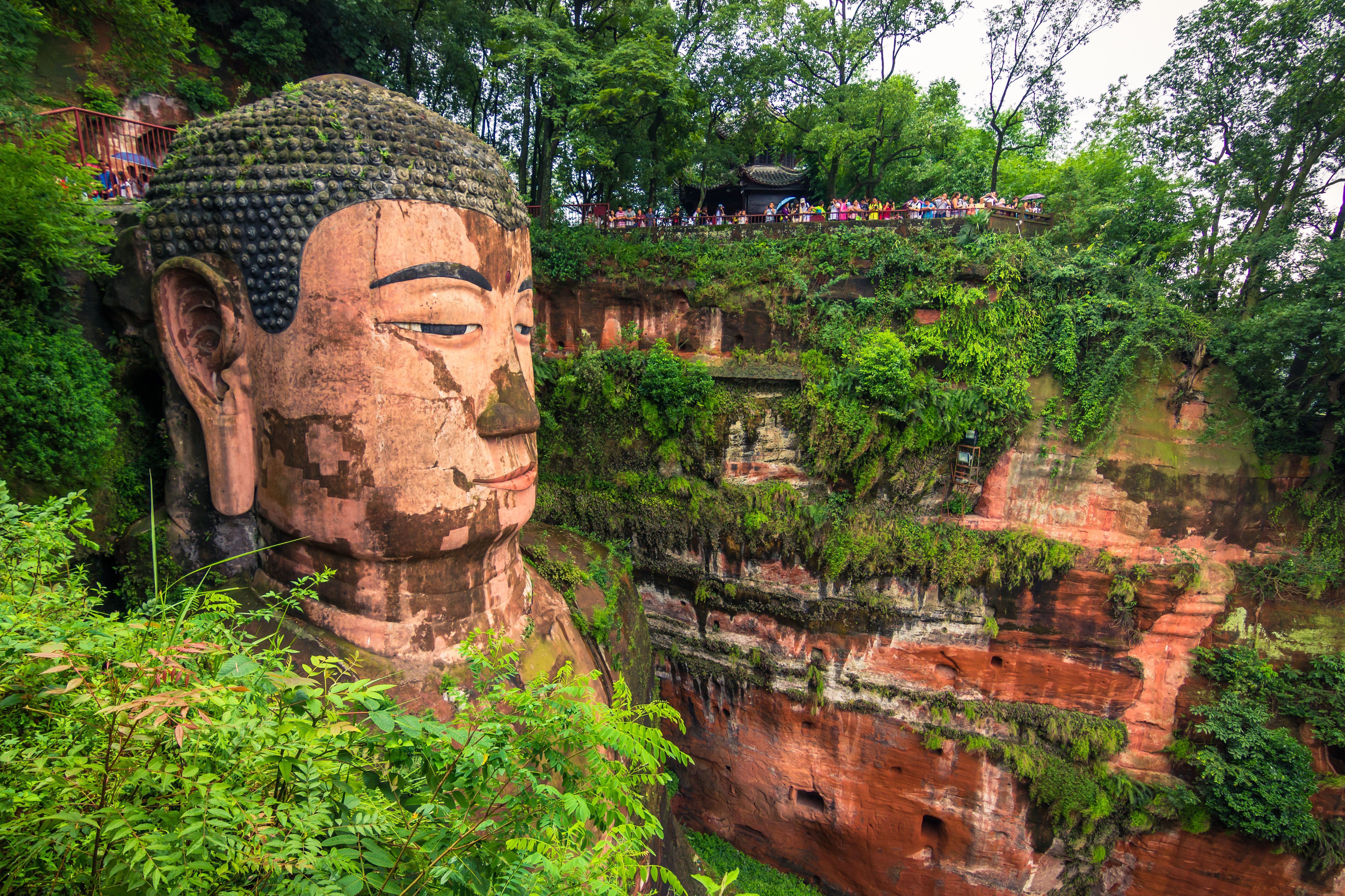 Verdens største Buddha-statue i Leshan, 71 meter høy