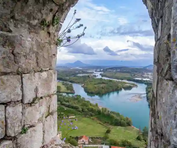 Utsikt fra Rozafa slott i Shkodër