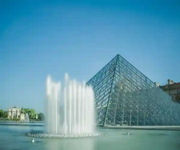 Louvre i Paris