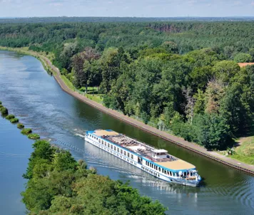 MS VIVA Ruby på Havel