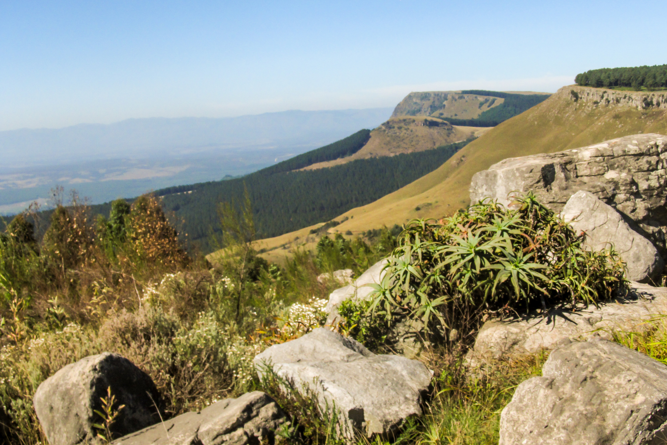 The Great Escarpment of North-Eastern South Africa, danner grensen mellom Highveld og Lowveld