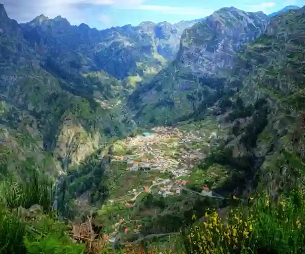 Eira Do Serrado, Nonnenes dal