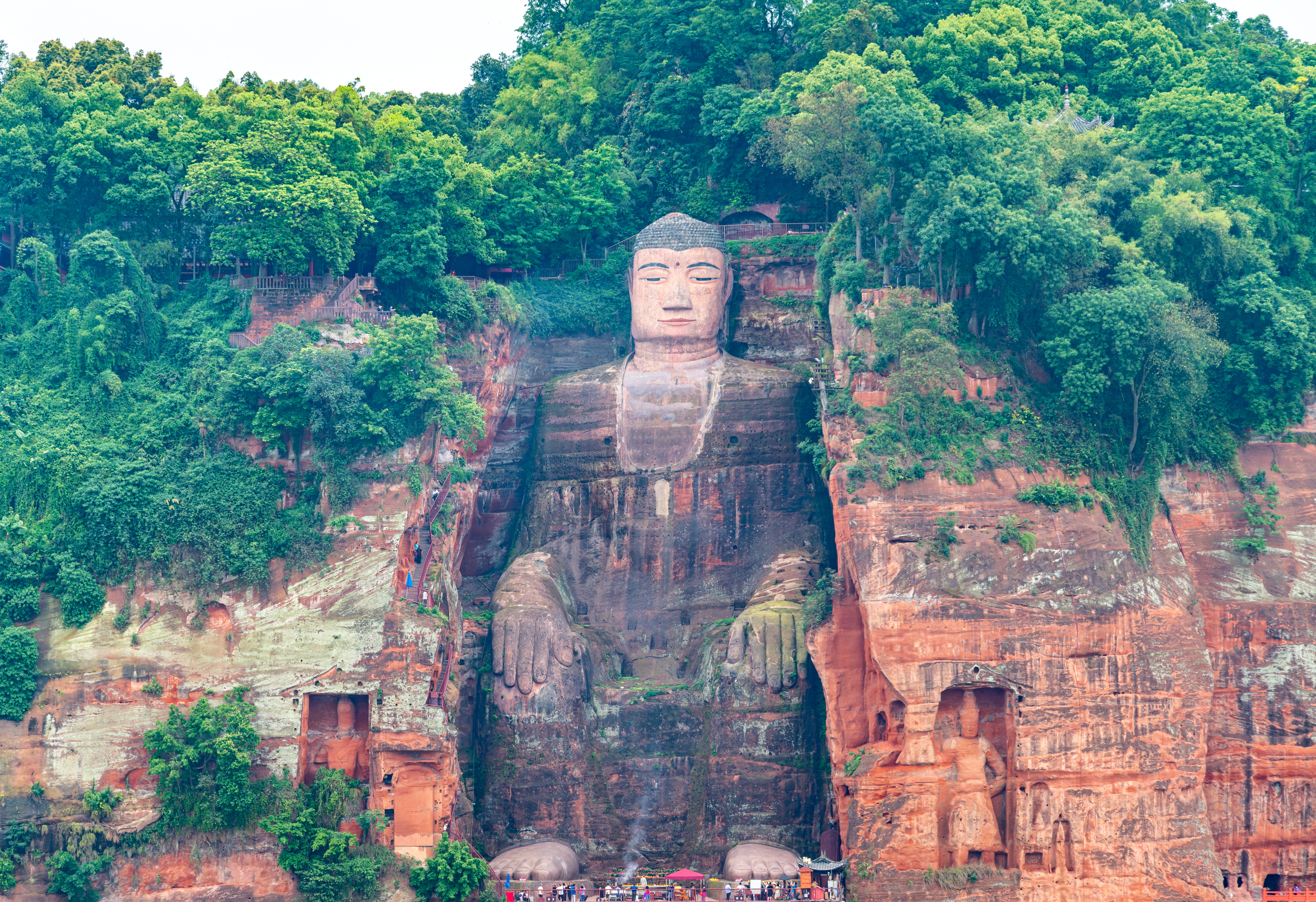 Verdens største Buddha-statue i Leshan, 71 meter høy